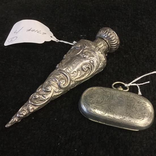 Sovereign case, silver scent bottle and thimble (3)